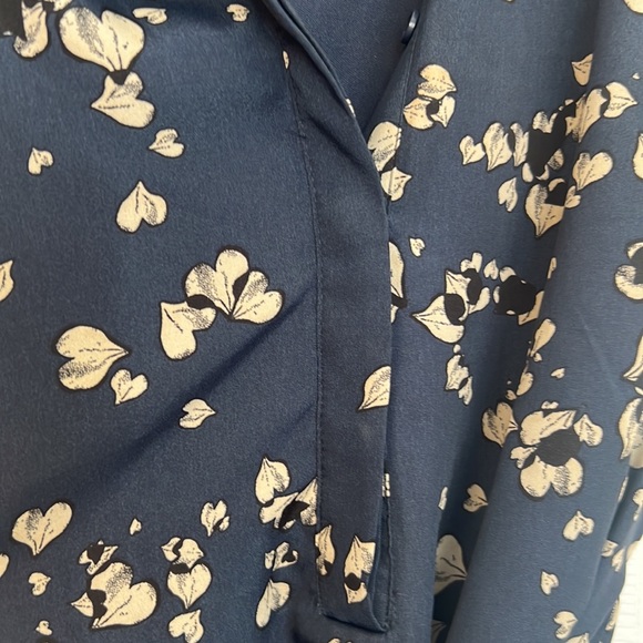 Navy blue with cream flower, tie front dress 3/4 button down - Picture 3 of 4